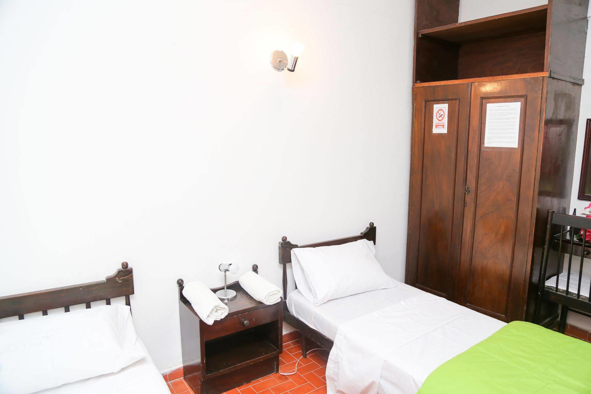 Costanera Hostel Ασουνσιόν Εξωτερικό φωτογραφία