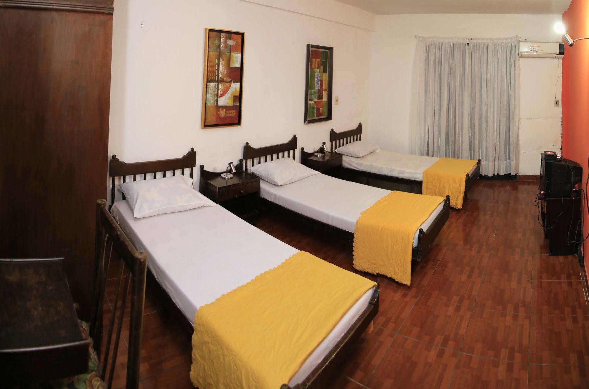 Costanera Hostel Ασουνσιόν Εξωτερικό φωτογραφία
