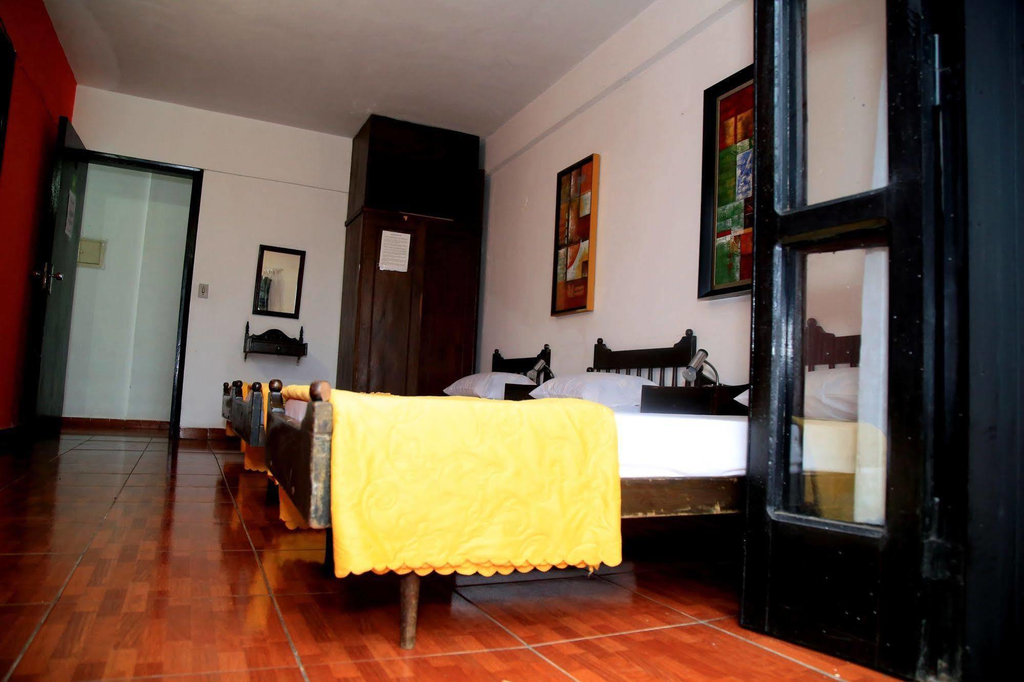 Costanera Hostel Ασουνσιόν Εξωτερικό φωτογραφία