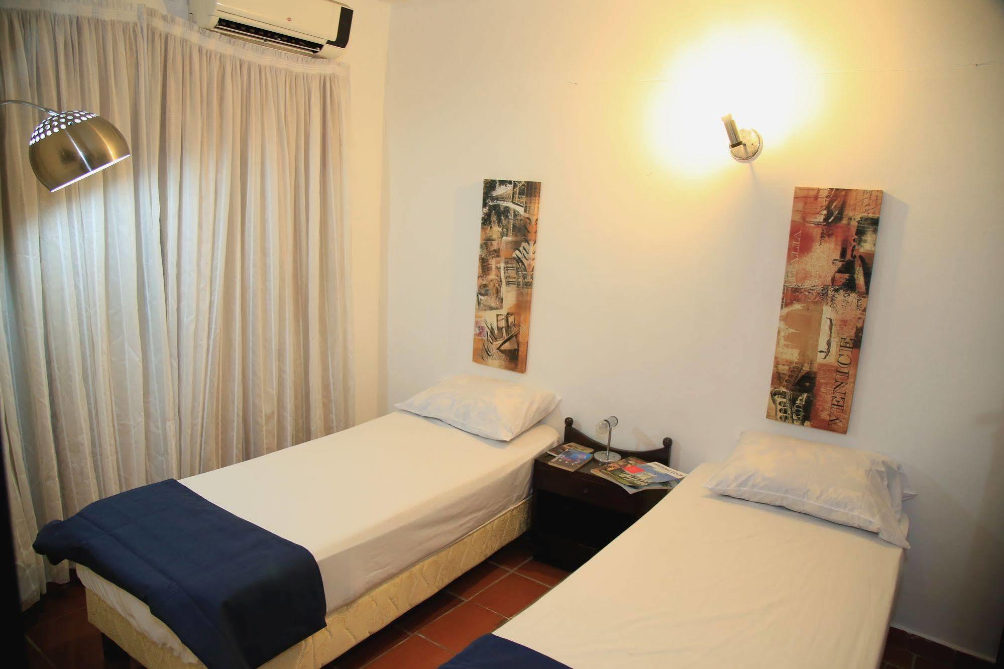 Costanera Hostel Ασουνσιόν Εξωτερικό φωτογραφία